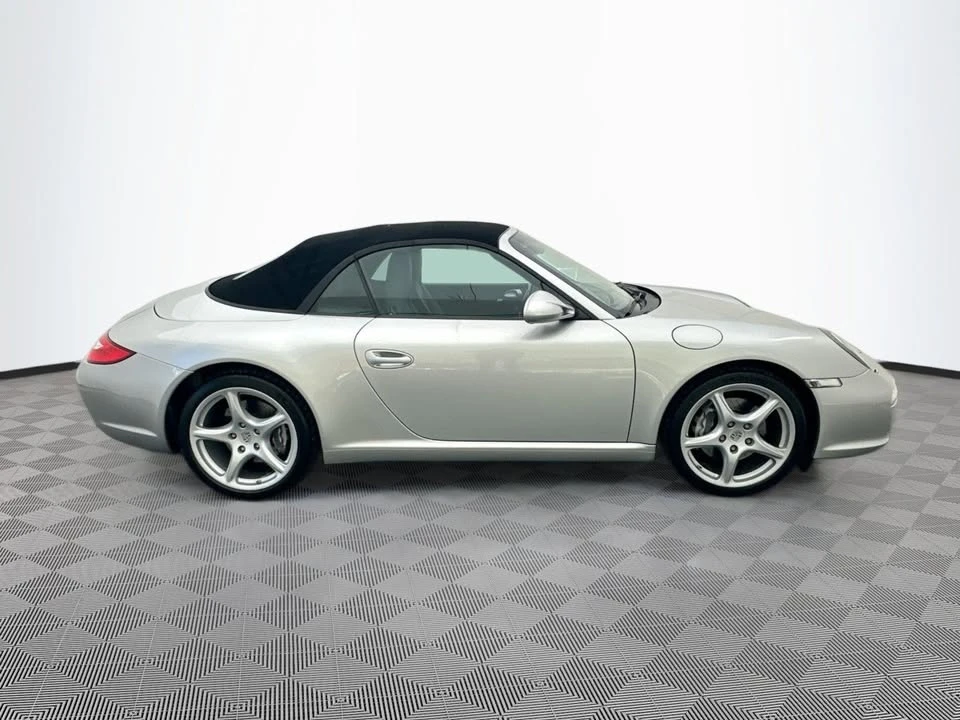 2010 Porsche 997 Carrera 4 - Image 8 of 20