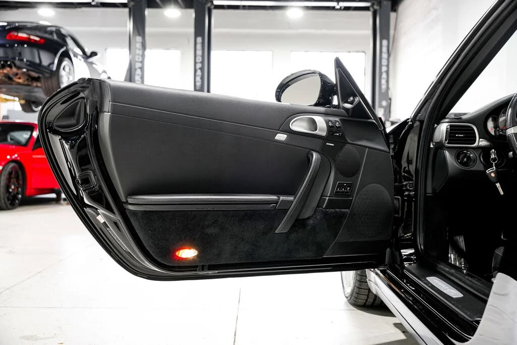 2010 Porsche 997 Carrera 4S - Image 23 of 31