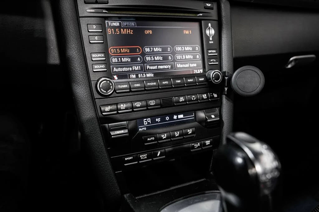 2010 Porsche 997 Carrera 4S - Image 13 of 31