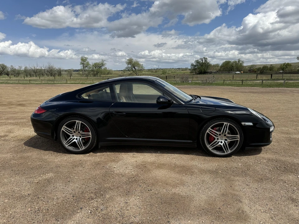 2010 Porsche 997 Carrera 4S - Image 10 of 31