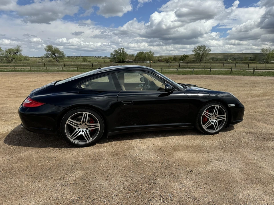 2010 Porsche 997 Carrera 4S - Image 11 of 31