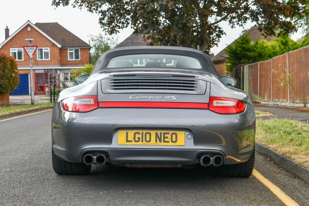 2010 Porsche 997 Carrera 4S - Image 16 of 30