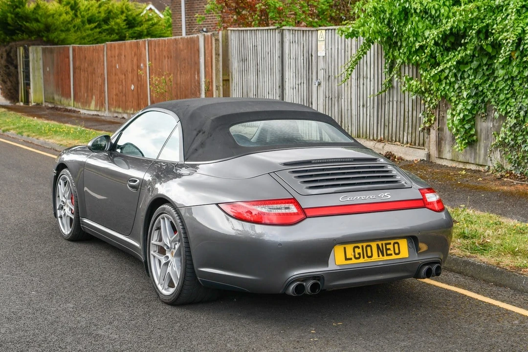 2010 Porsche 997 Carrera 4S - Image 18 of 30