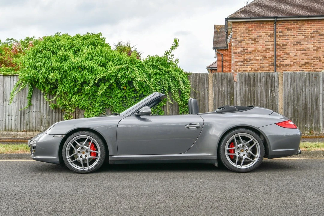 2010 Porsche 997 Carrera 4S - Image 9 of 30