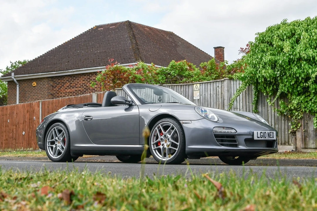 2010 Porsche 997 Carrera 4S - Image 13 of 30