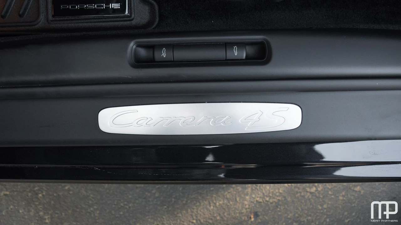 2010 Porsche 997 Carrera 4S - Image 15 of 31