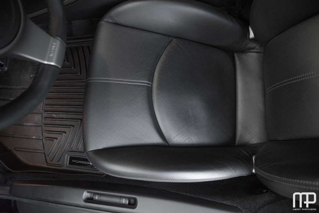 2010 Porsche 997 Carrera 4S - Image 24 of 31