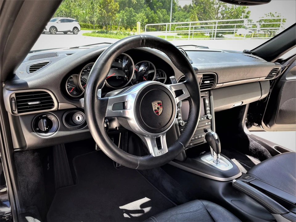 2010 Porsche 997 Carrera - Image 25 of 31