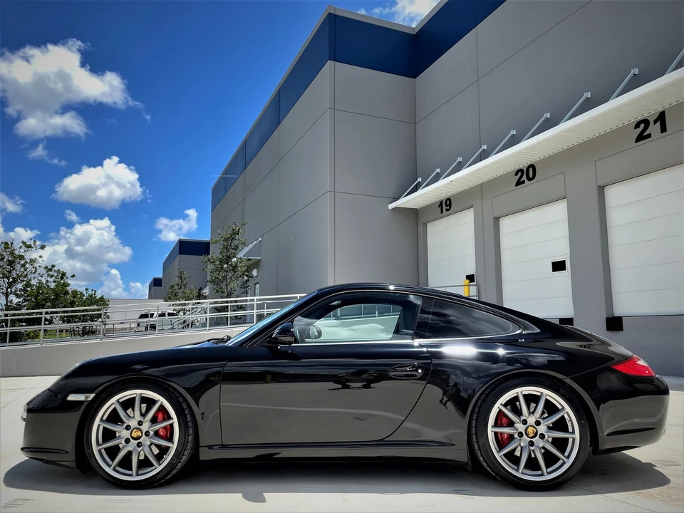 2010 Porsche 997 Carrera - Image 8 of 31
