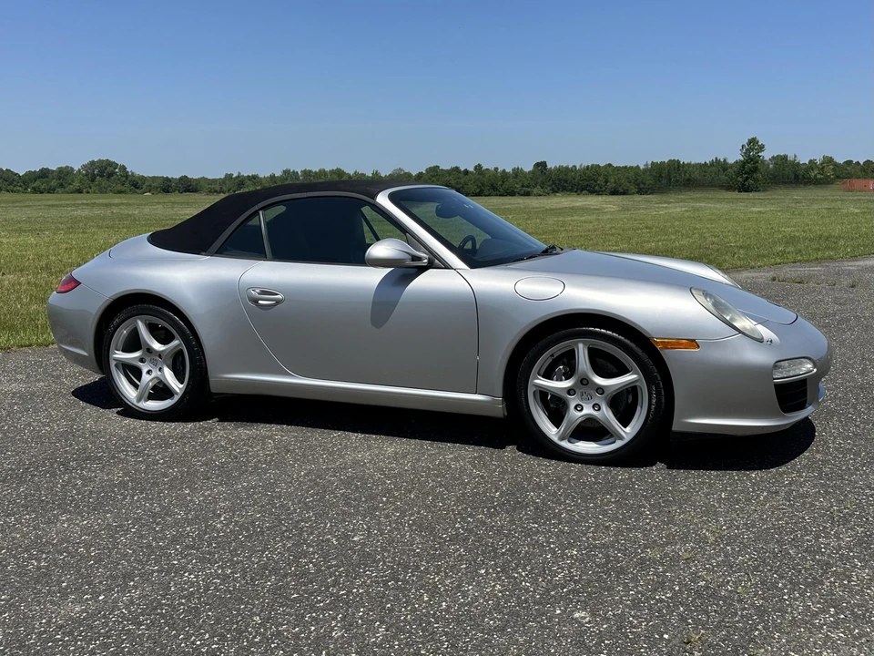 2010 Porsche 997 Carrera - Image 16 of 31