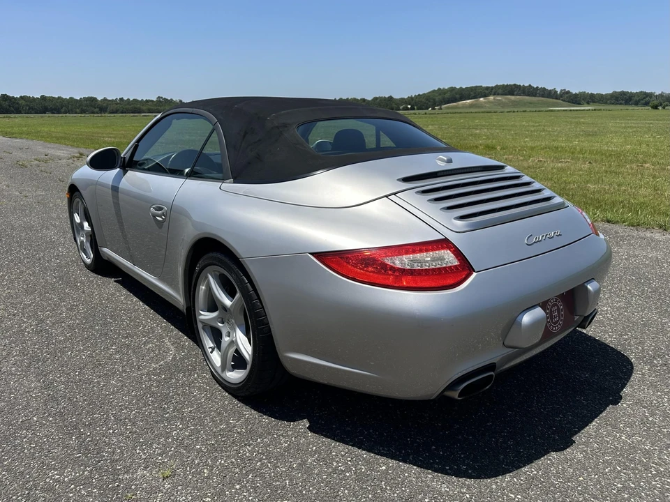 2010 Porsche 997 Carrera - Image 8 of 31