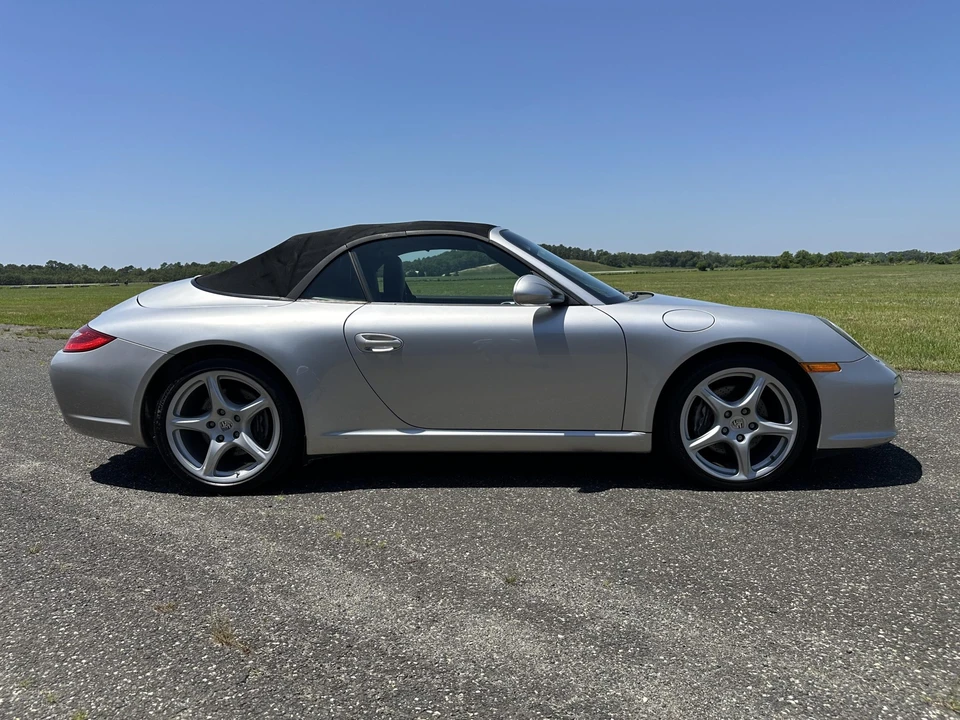 2010 Porsche 997 Carrera - Image 15 of 31