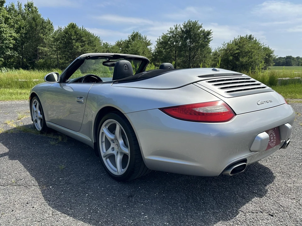 2010 Porsche 997 Carrera - Image 26 of 31