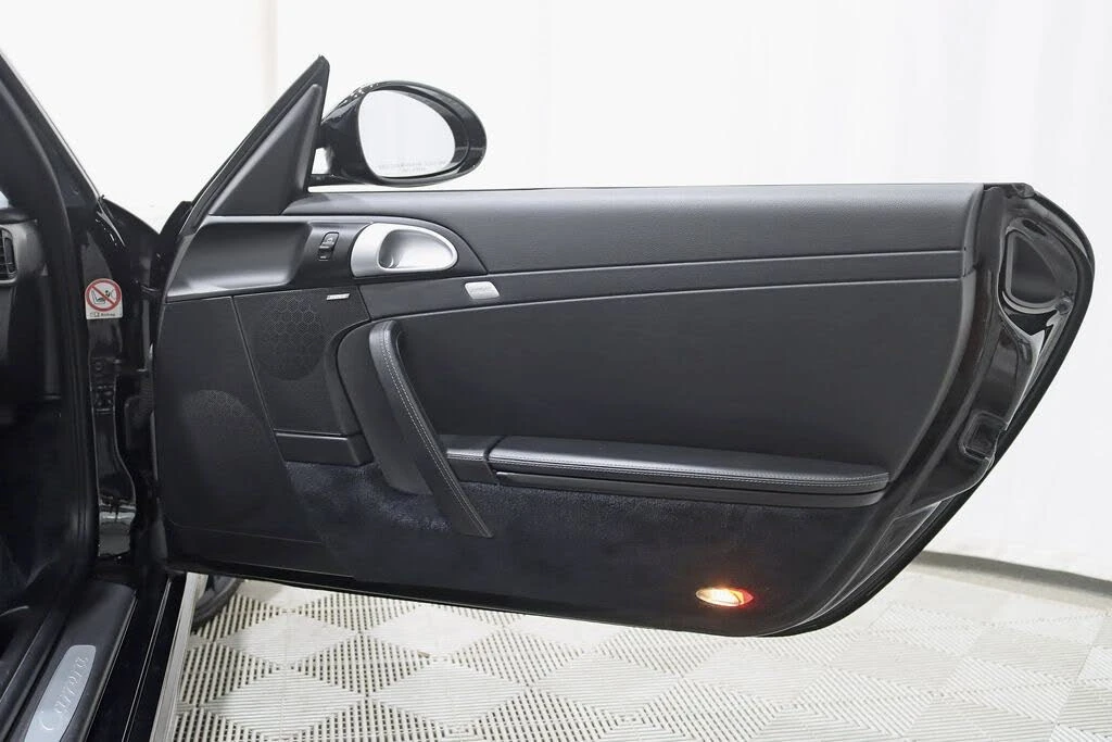 2010 Porsche 997 Carrera - Image 28 of 31