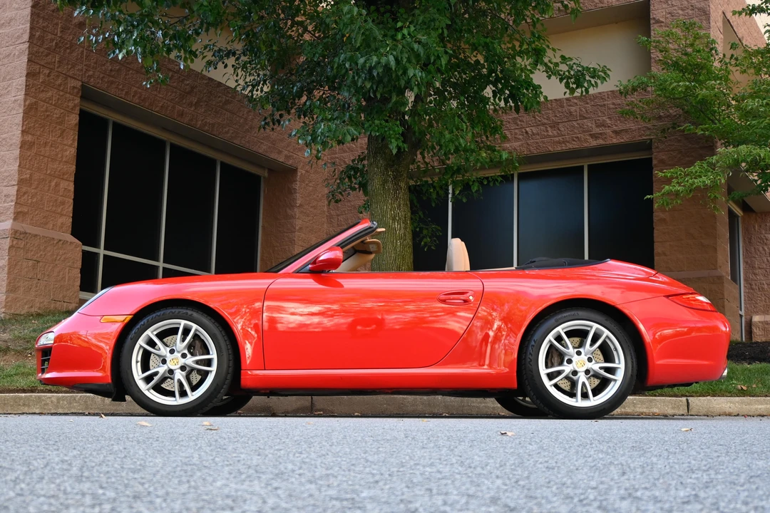 2010 Porsche 997 Carrera - Image 17 of 31