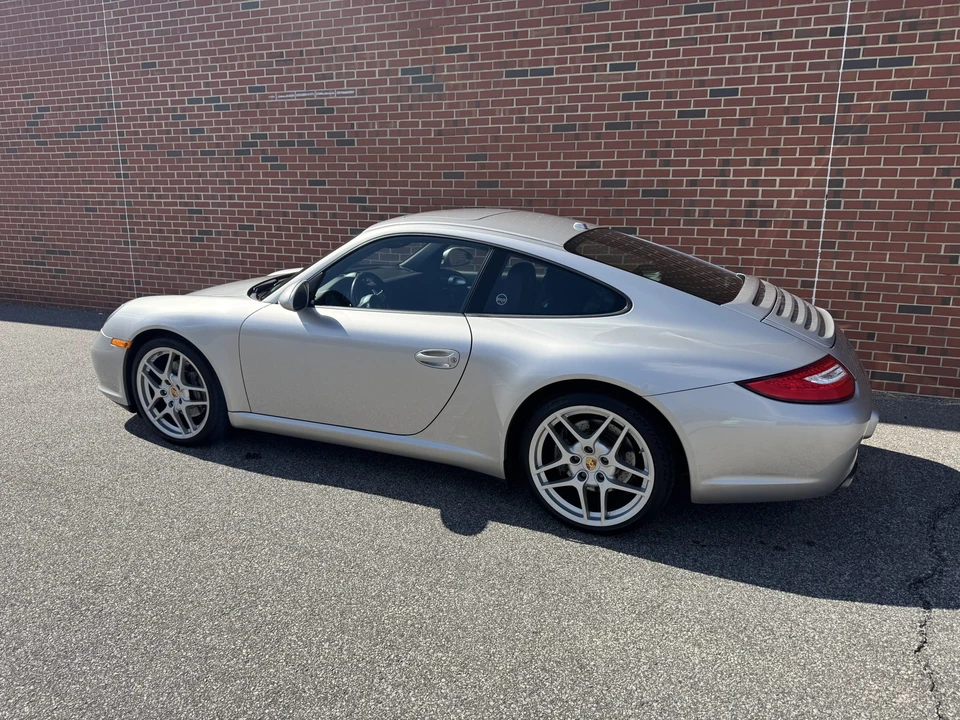 2010 Porsche 997 Carrera - Image 9 of 31