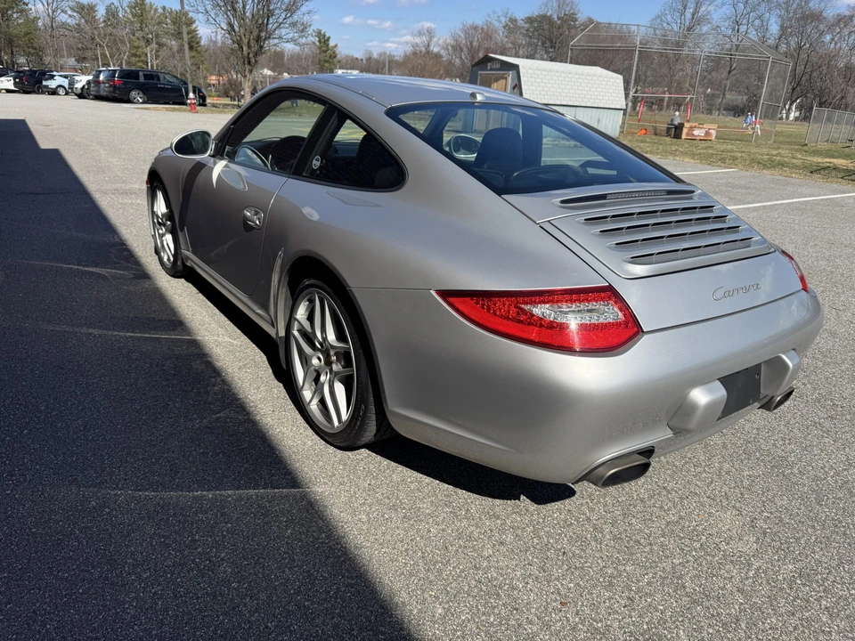 2010 Porsche 997 Carrera - Image 13 of 31