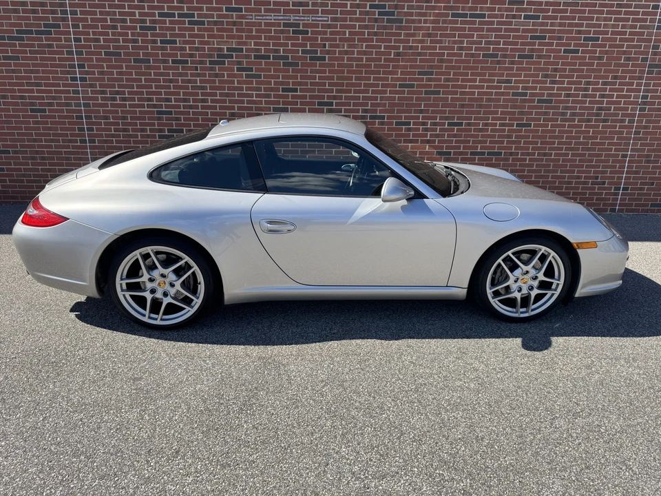 2010 Porsche 997 Carrera - Image 21 of 31