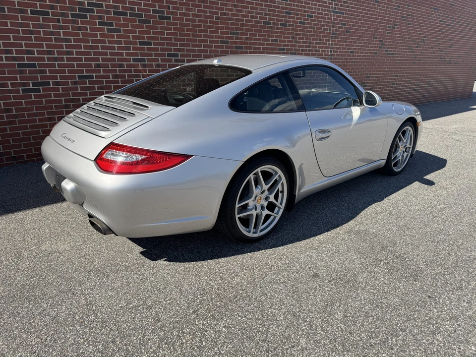 2010 Porsche 997 Carrera - Image 19 of 31