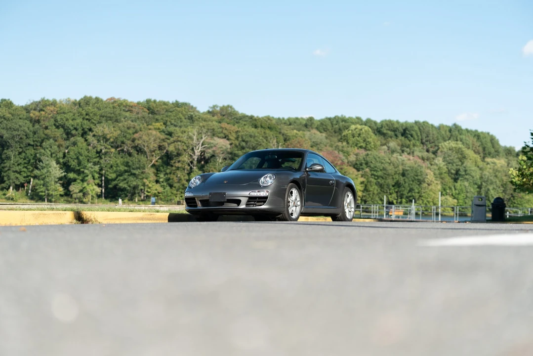 2010 Porsche 997 Carrera - Image 2 of 31