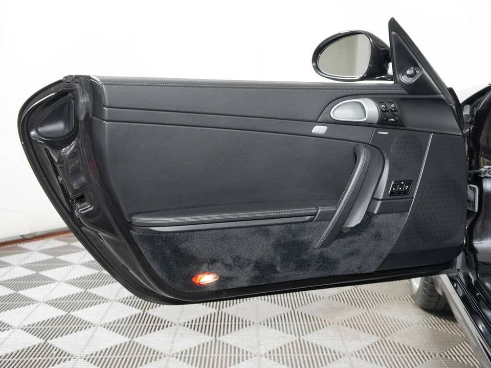 2010 Porsche 997 Carrera S - Image 25 of 31