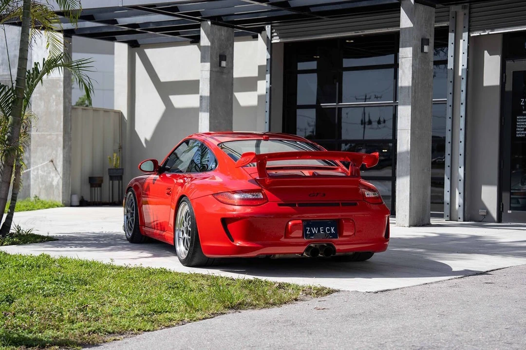 2010 Porsche 997 GT3 - Image 2 of 31