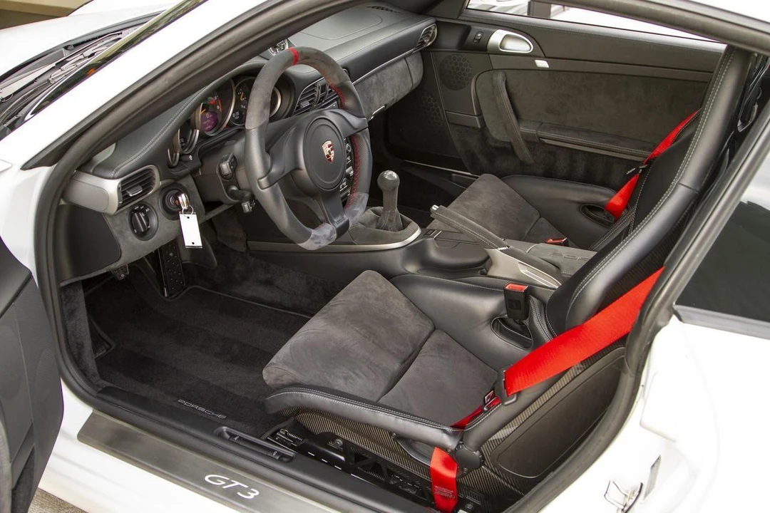 2010 Porsche 997 GT3 - Image 7 of 9