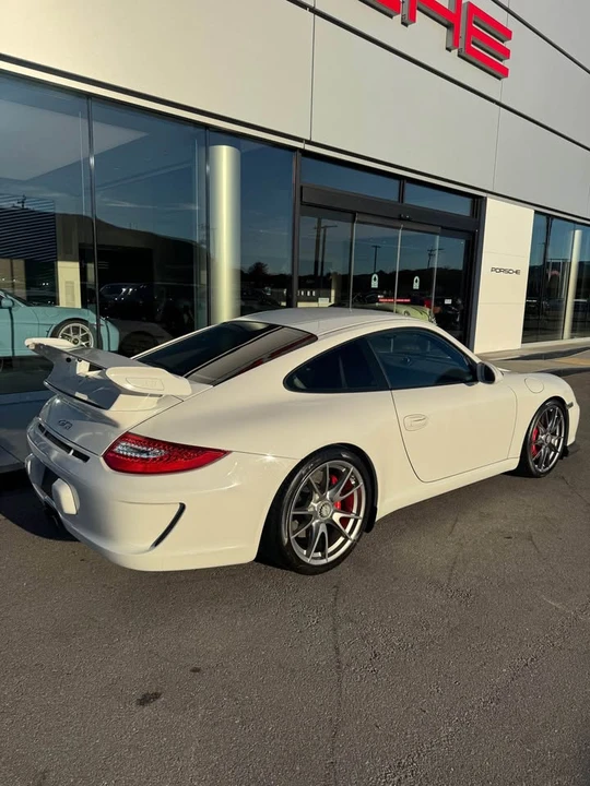 2010 Porsche 997 GT3 - Image 3 of 18
