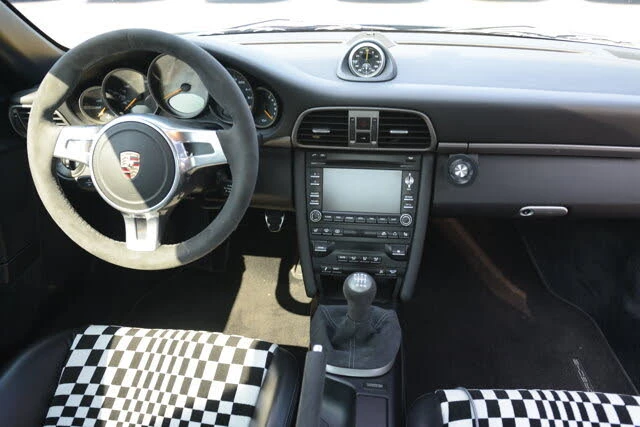 2010 Porsche 997 GT3 - Image 12 of 31