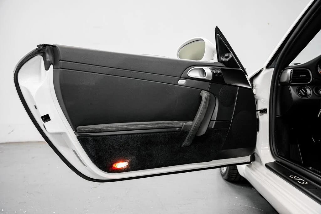 2010 Porsche 997 GT3 - Image 22 of 31