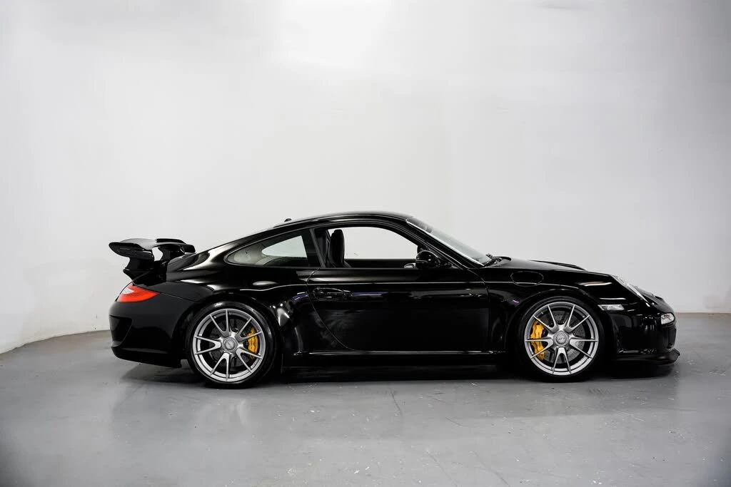 2010 Porsche 997 GT3 - Image 2 of 31