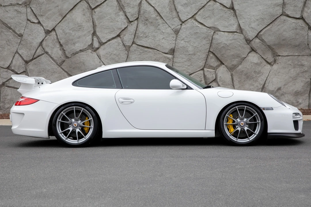 2010 Porsche 997 GT3 - Image 2 of 31
