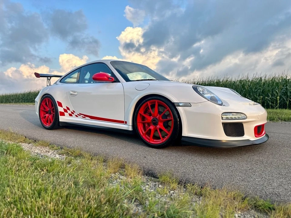 2010 Porsche 997 GT3 RS - Image 30 of 31