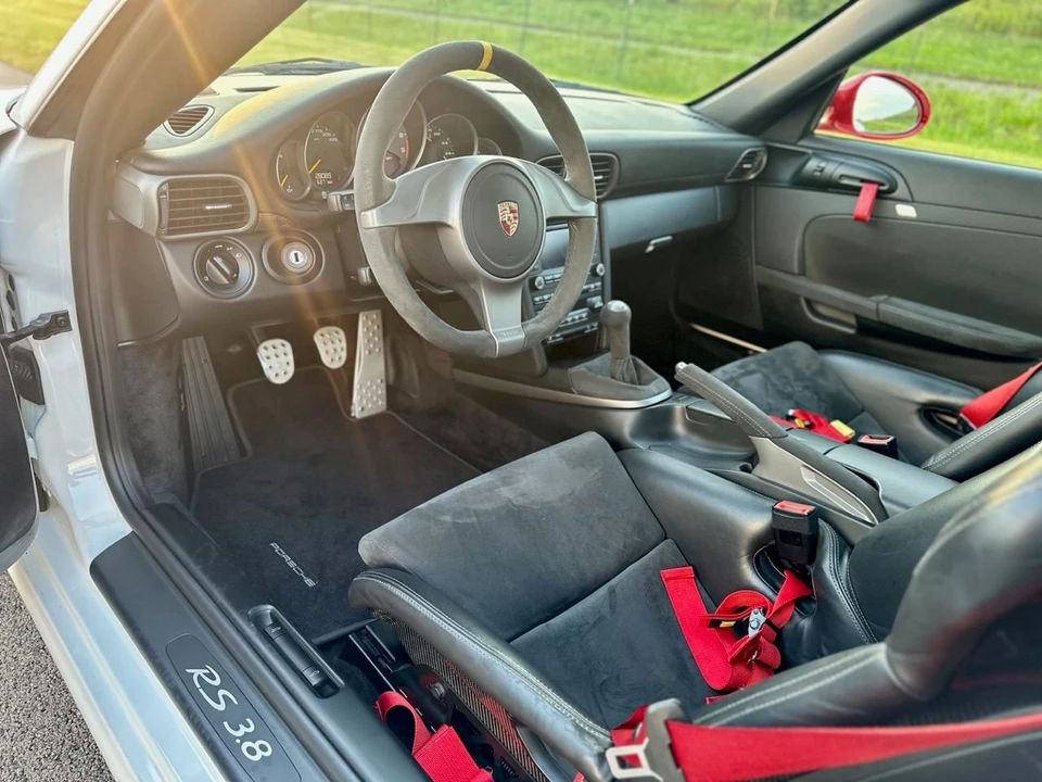 2010 Porsche 997 GT3 RS - Image 18 of 31