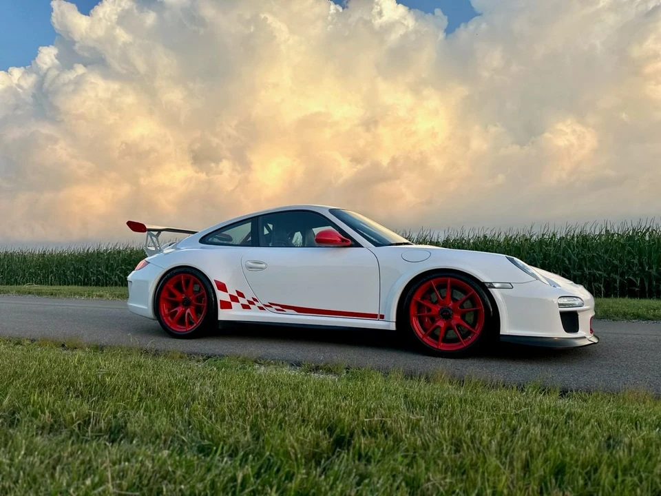 2010 Porsche 997 GT3 RS - Image 3 of 31