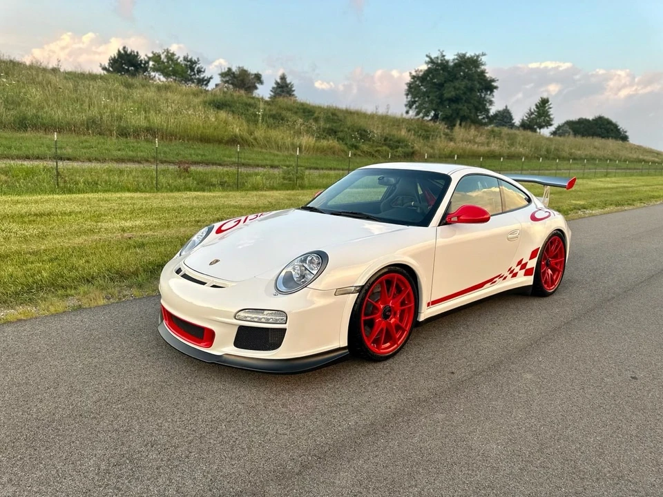 2010 Porsche 997 GT3 RS - Image 6 of 31