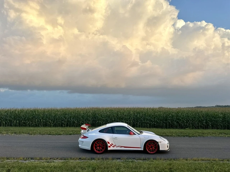 2010 Porsche 997 GT3 RS - Image 2 of 31