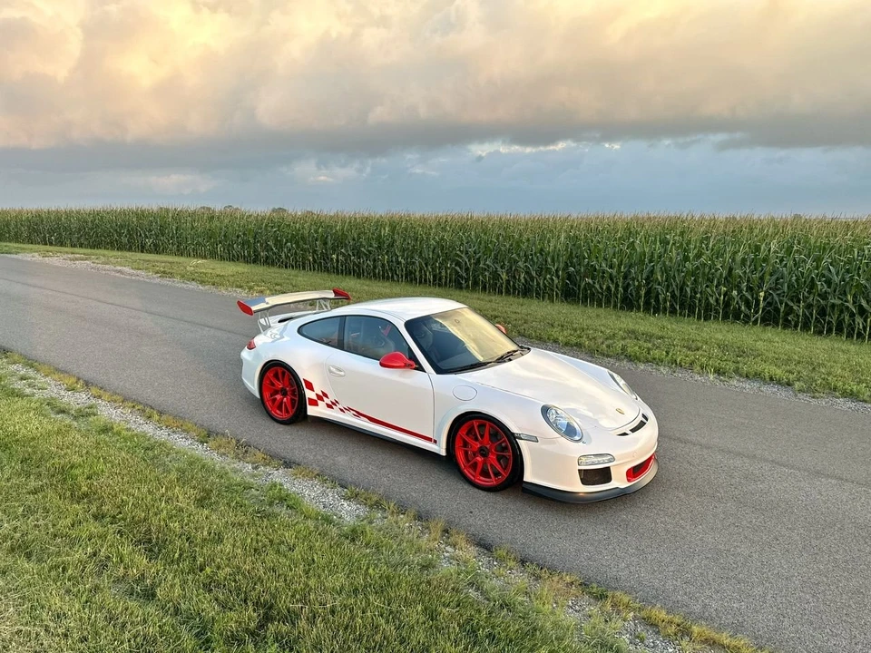 2010 Porsche 997 GT3 RS - Image 7 of 31