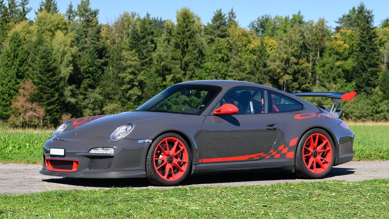 2010 Porsche 997 GT3 RS - Image 8 of 31