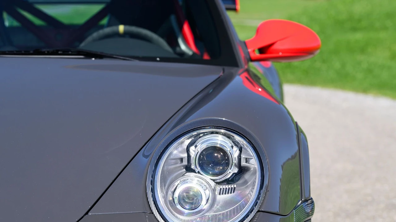 2010 Porsche 997 GT3 RS - Image 21 of 31