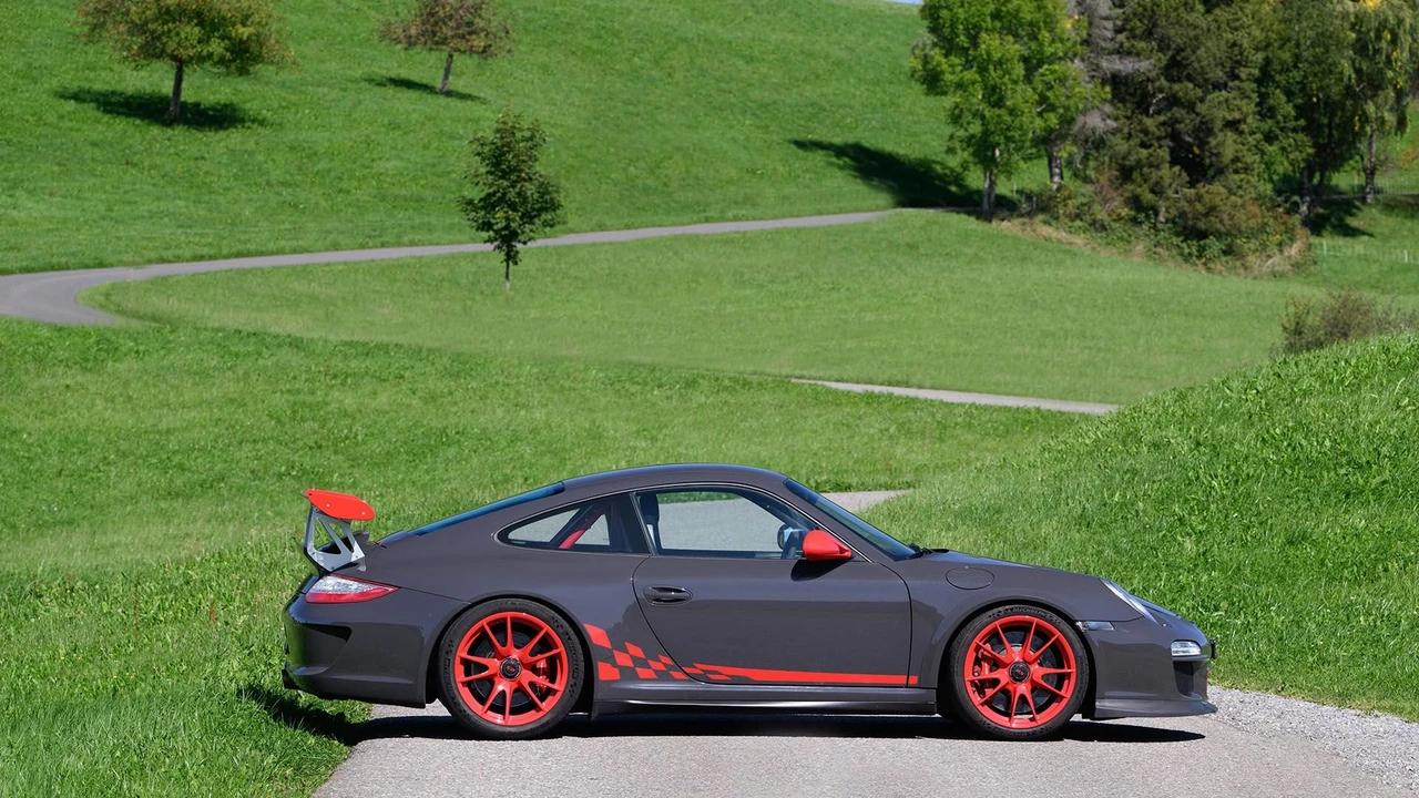 2010 Porsche 997 GT3 RS - Image 12 of 31