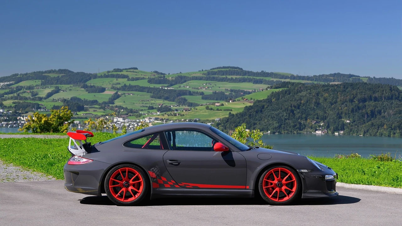 2010 Porsche 997 GT3 RS - Image 7 of 31