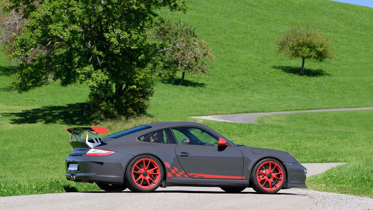 2010 Porsche 997 GT3 RS - Image 11 of 31