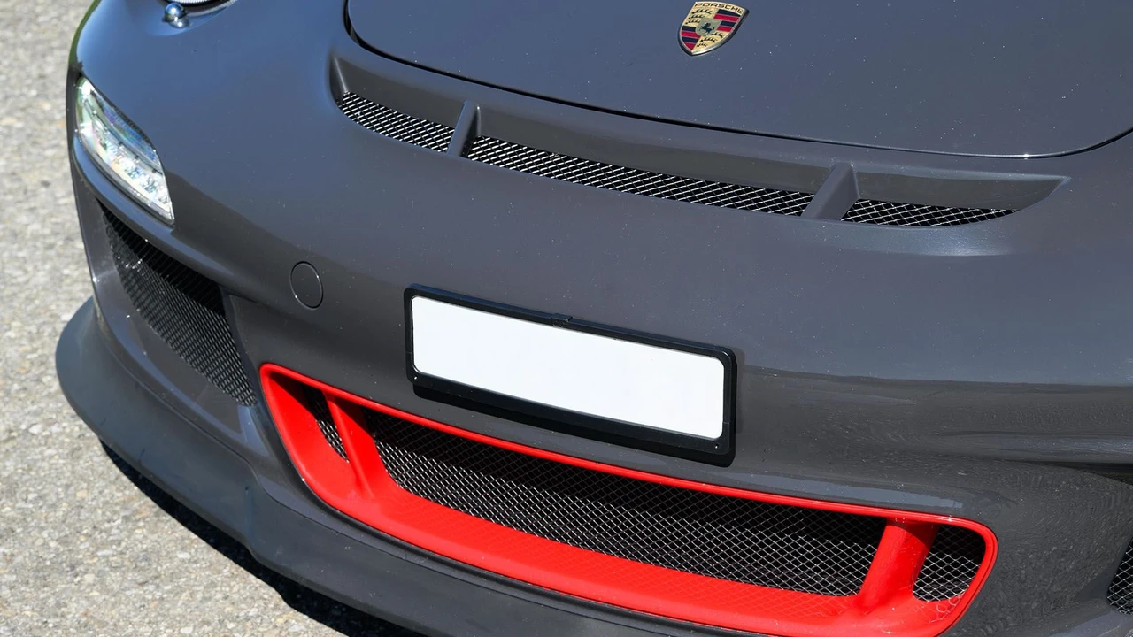 2010 Porsche 997 GT3 RS - Image 17 of 31