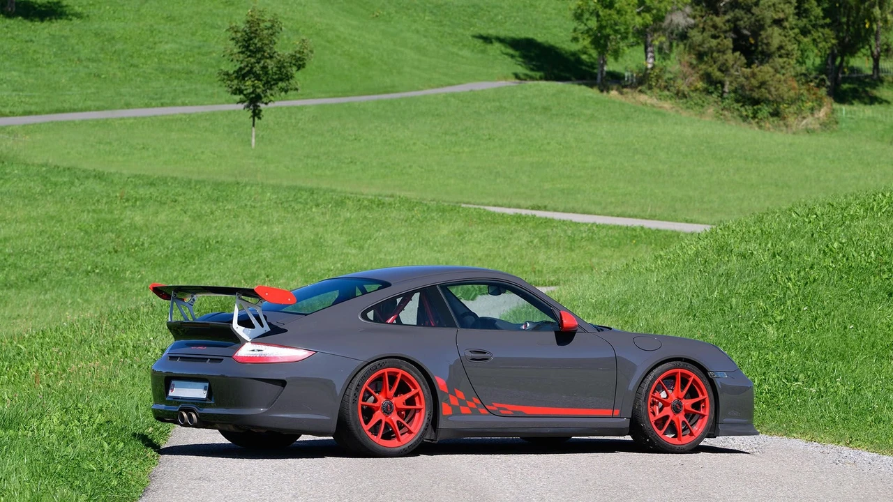 2010 Porsche 997 GT3 RS - Image 14 of 31