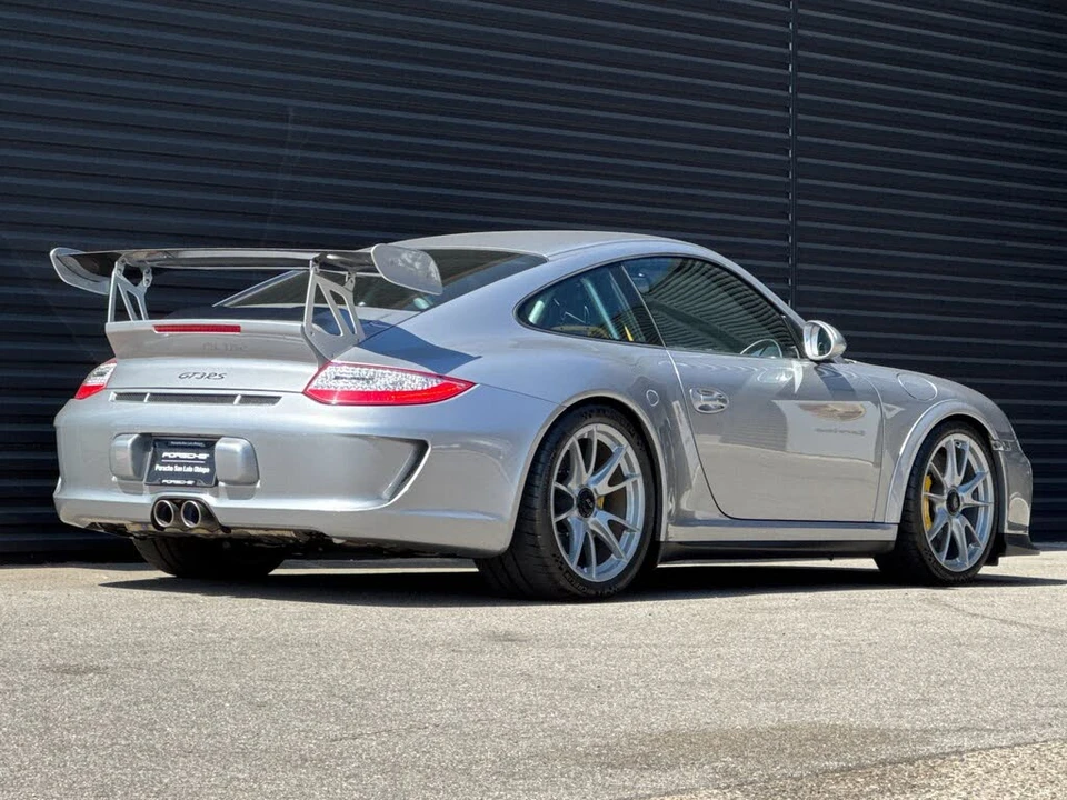 2010 Porsche 997 GT3 RS - Image 8 of 31