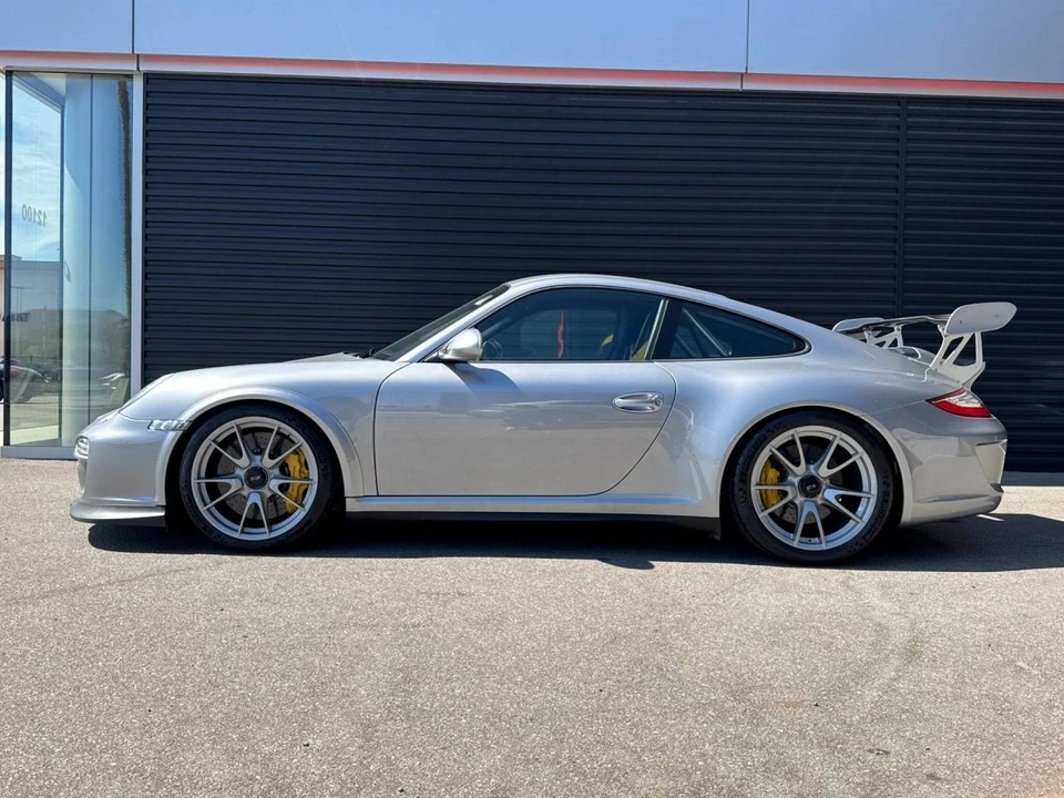 2010 Porsche 997 GT3 RS - Image 2 of 5