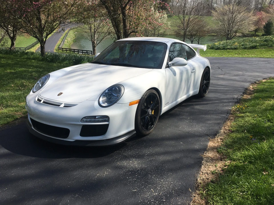 2010 Porsche 997 GT3 - Image 2 of 31
