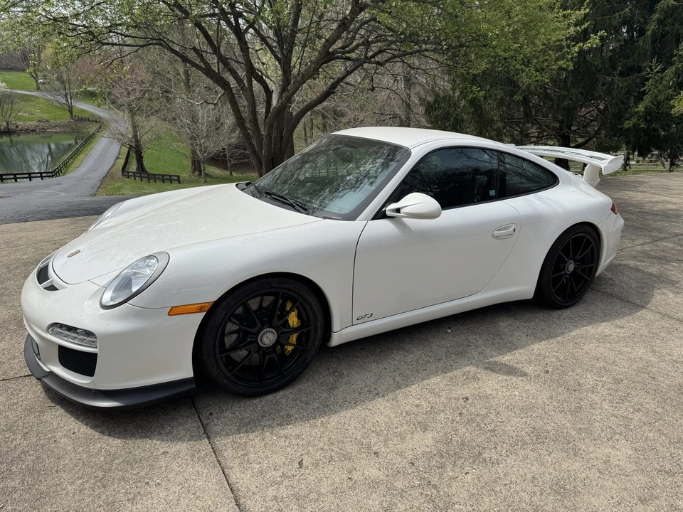2010 Porsche 997 GT3 - Image 3 of 31