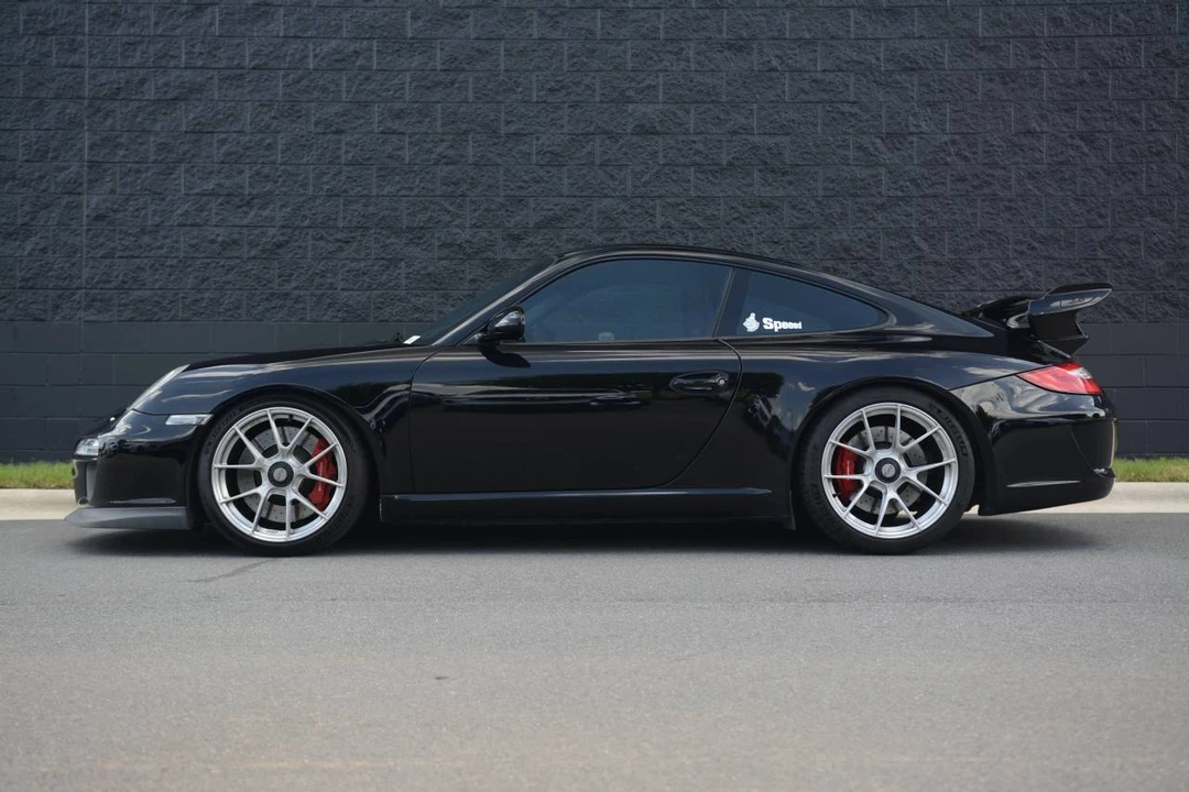 2010 Porsche 997 GT3 - Image 2 of 5